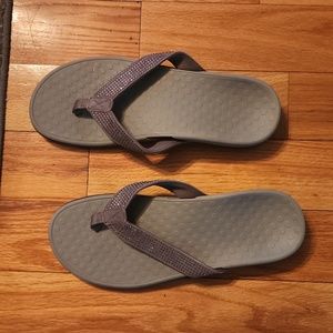 Vionics flip flops